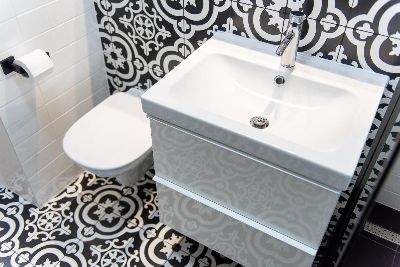Central Chic Otopeni - Self Check-In, Netflix, Hbo Max Екстер'єр фото